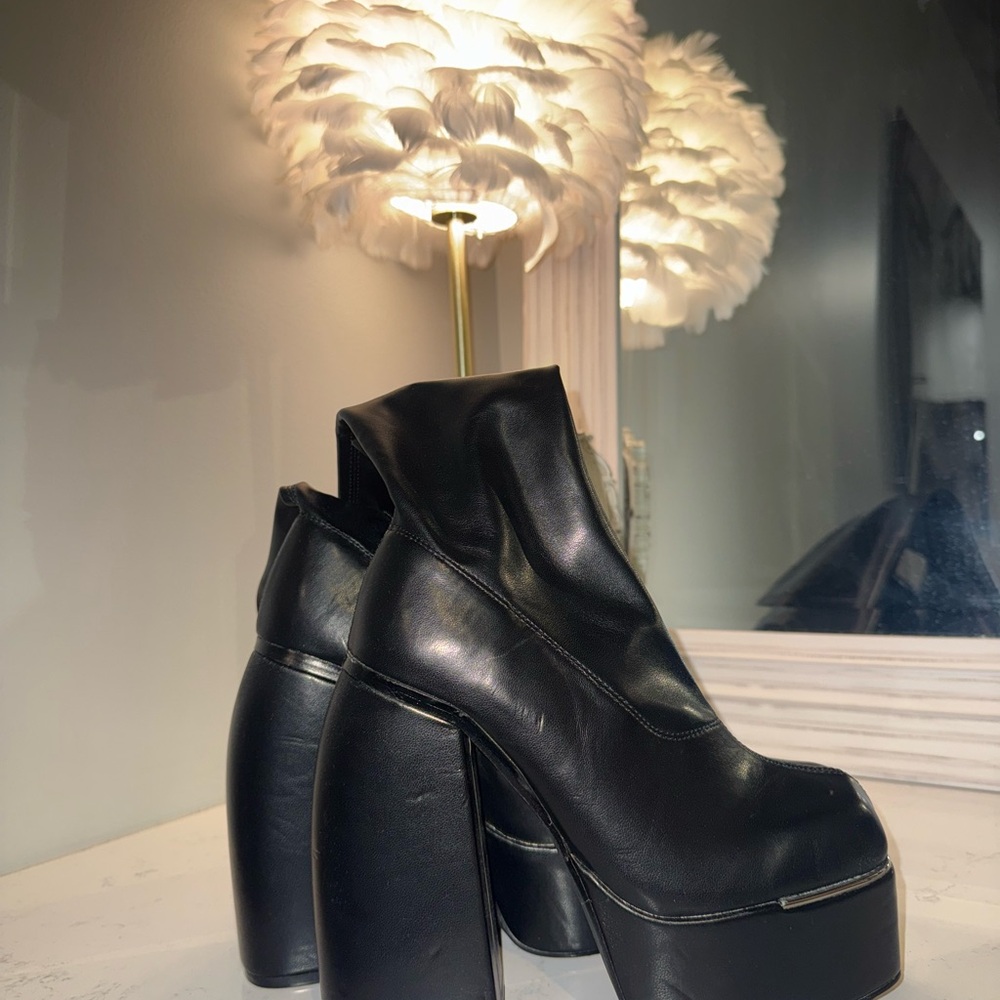 Forever 21 Black Platform Heels